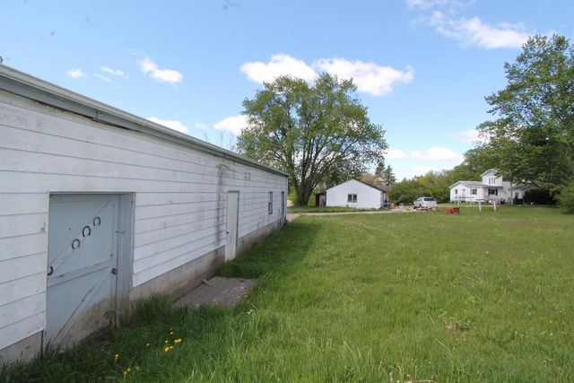 6131 Loomis ROAD, Waterford, WI 53185