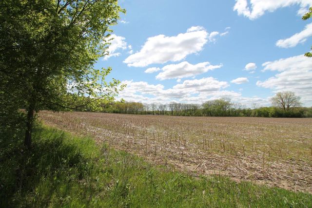 6131 Loomis ROAD, Waterford, WI 53185