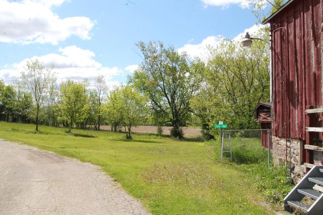6131 Loomis ROAD, Waterford, WI 53185
