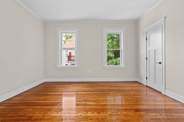 35 George St 35, Newton, MA 02458