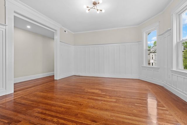 35 George St 35, Newton, MA 02458