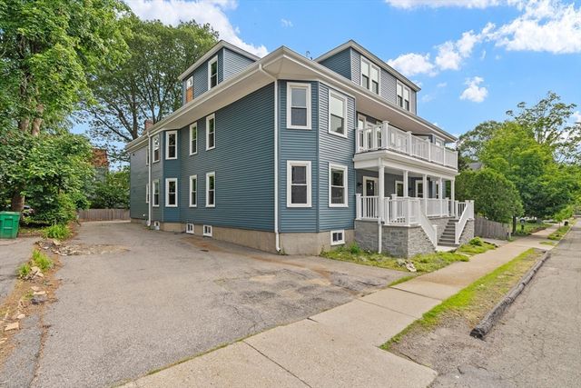 35 George St 35, Newton, MA 02458