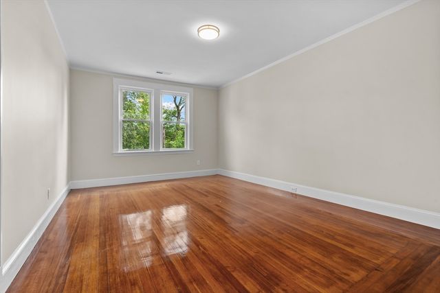 35 George St 35, Newton, MA 02458