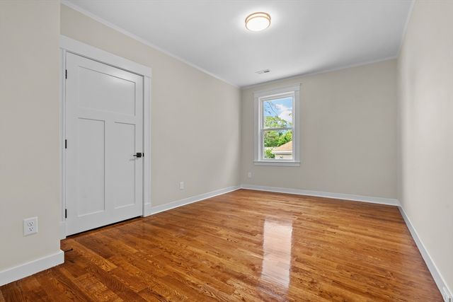 35 George St 35, Newton, MA 02458