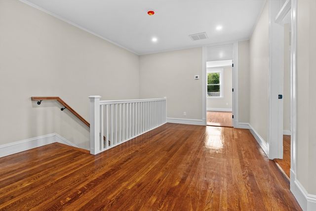35 George St 35, Newton, MA 02458