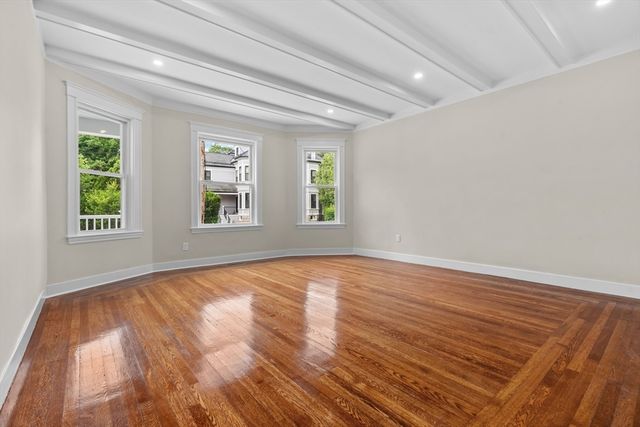 35 George St 35, Newton, MA 02458