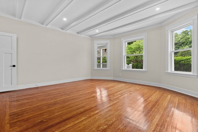 35 George St 35, Newton, MA 02458