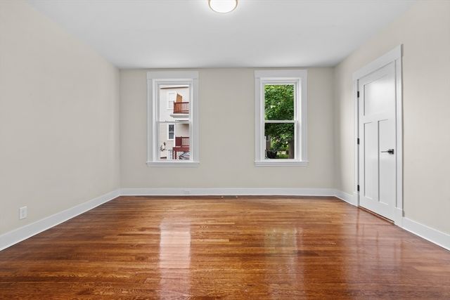 35 George St 35, Newton, MA 02458