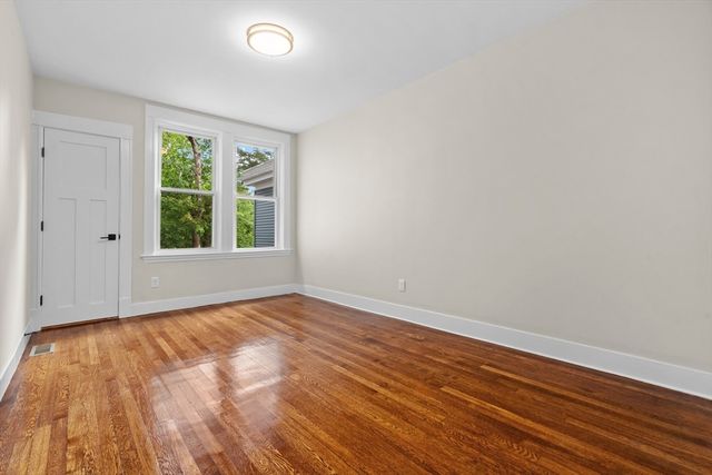 35 George St 35, Newton, MA 02458