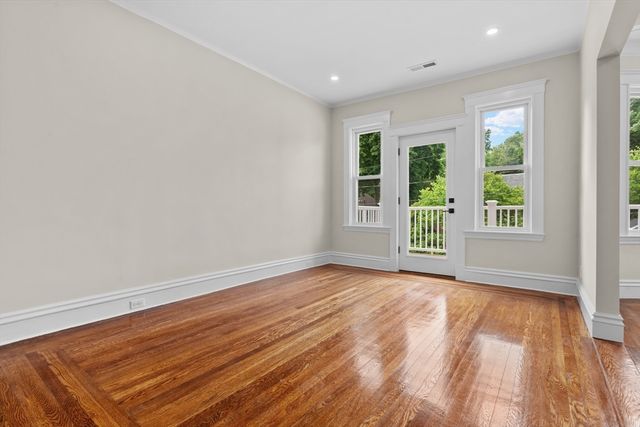 35 George St 35, Newton, MA 02458