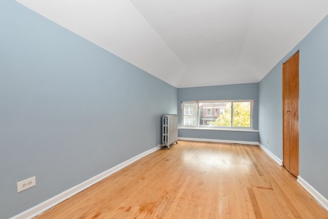 6818 S Harper Avenue, Chicago, IL 60637