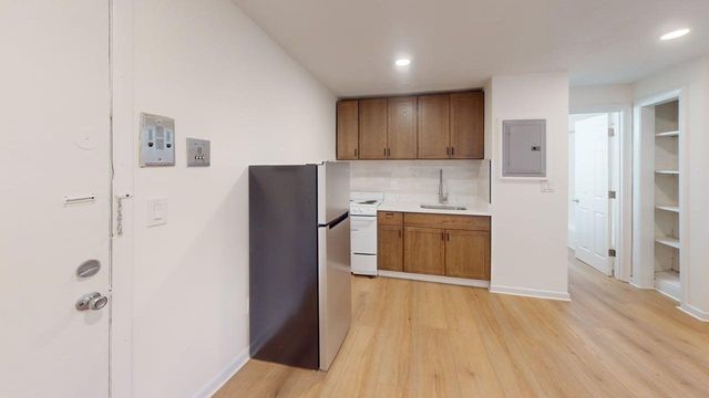 2 Granite St 7, Malden, MA 02148