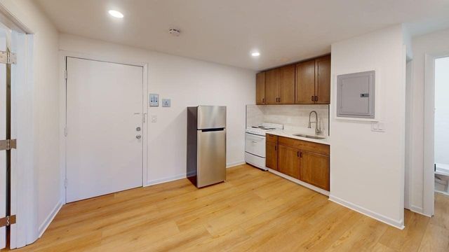 2 Granite St 7, Malden, MA 02148