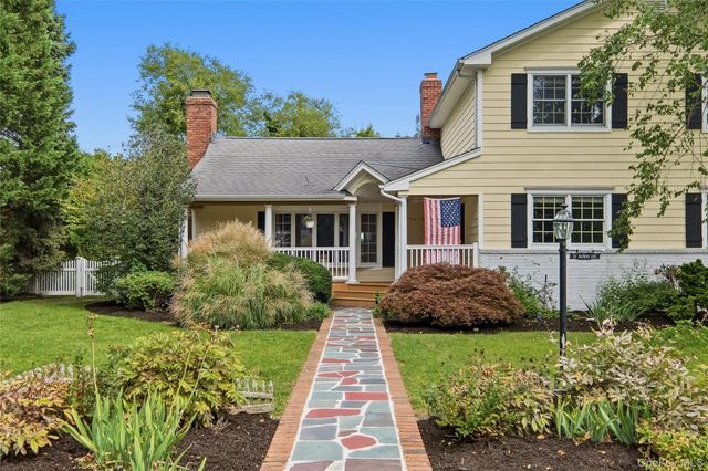 52 Bayway Avenue, Brightwaters, NY 11718