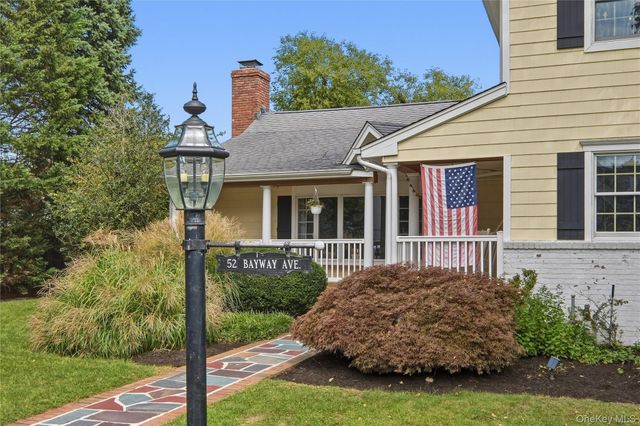 52 Bayway Avenue, Brightwaters, NY 11718