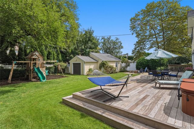 52 Bayway Avenue, Brightwaters, NY 11718