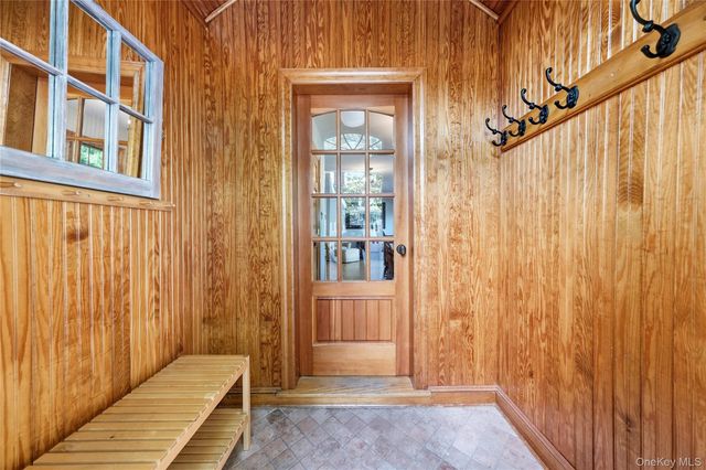 52 Bayway Avenue, Brightwaters, NY 11718