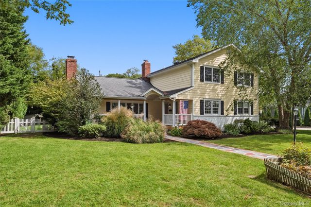 52 Bayway Avenue, Brightwaters, NY 11718