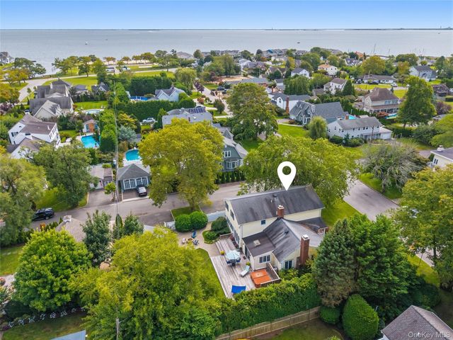 52 Bayway Avenue, Brightwaters, NY 11718