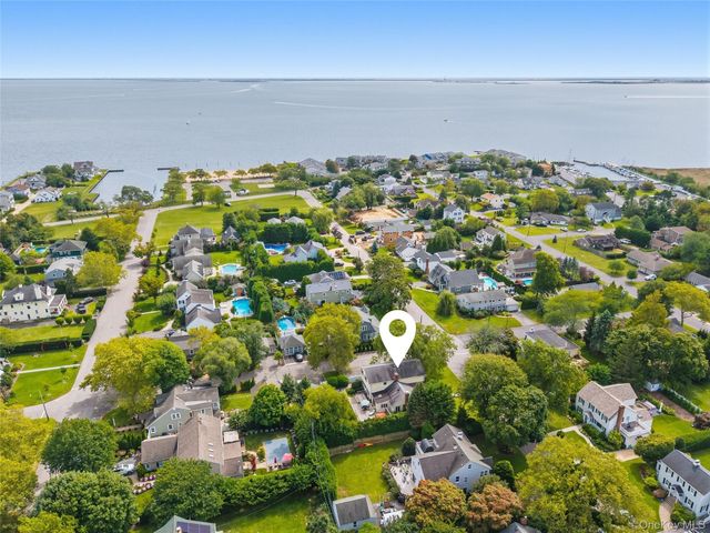 52 Bayway Avenue, Brightwaters, NY 11718
