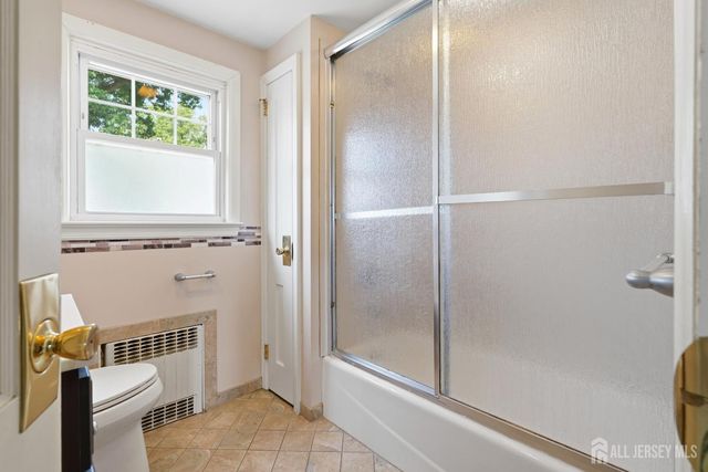 326 Melrose Avenue, Middlesex, NJ 08846