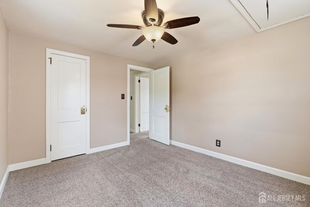 326 Melrose Avenue, Middlesex, NJ 08846