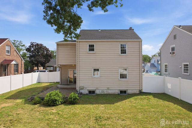 326 Melrose Avenue, Middlesex, NJ 08846