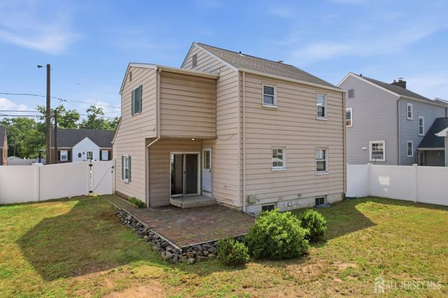 326 Melrose Avenue, Middlesex, NJ 08846