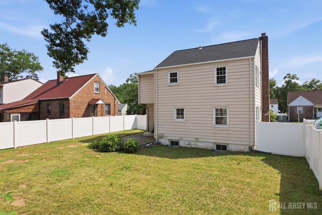 326 Melrose Avenue, Middlesex, NJ 08846