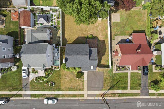 326 Melrose Avenue, Middlesex, NJ 08846