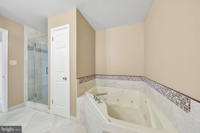 4091 HERMITAGE DR, Voorhees, NJ 08043