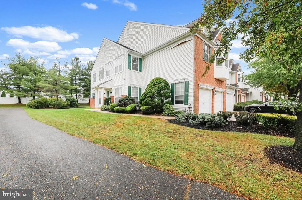 4091 HERMITAGE DR, Voorhees, NJ 08043