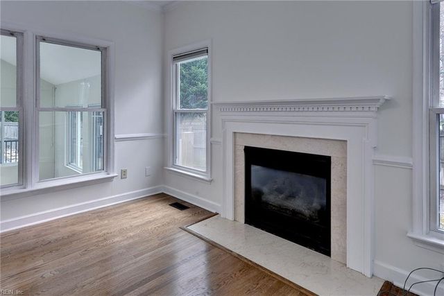 305 Allen Harris DR, Yorktown, VA 23692