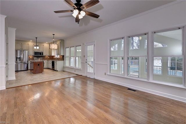 305 Allen Harris DR, Yorktown, VA 23692