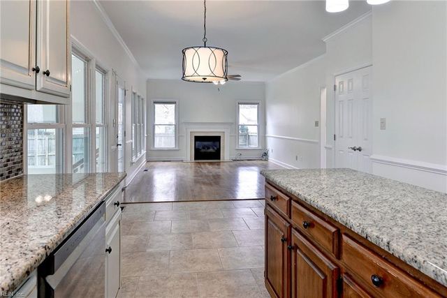 305 Allen Harris DR, Yorktown, VA 23692