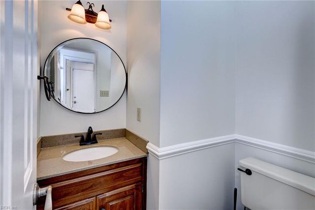 305 Allen Harris DR, Yorktown, VA 23692