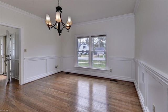 305 Allen Harris DR, Yorktown, VA 23692