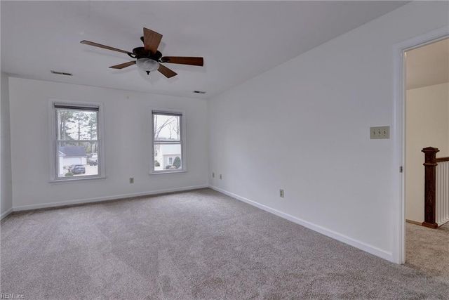 305 Allen Harris DR, Yorktown, VA 23692