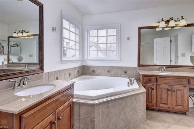 305 Allen Harris DR, Yorktown, VA 23692