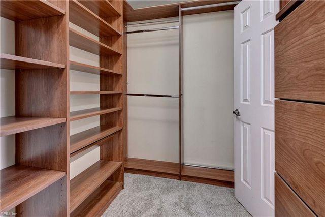 305 Allen Harris DR, Yorktown, VA 23692