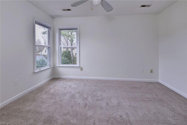 305 Allen Harris DR, Yorktown, VA 23692