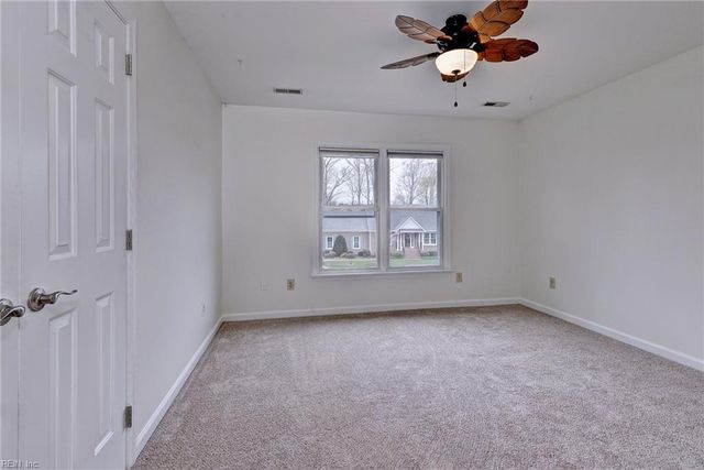 305 Allen Harris DR, Yorktown, VA 23692