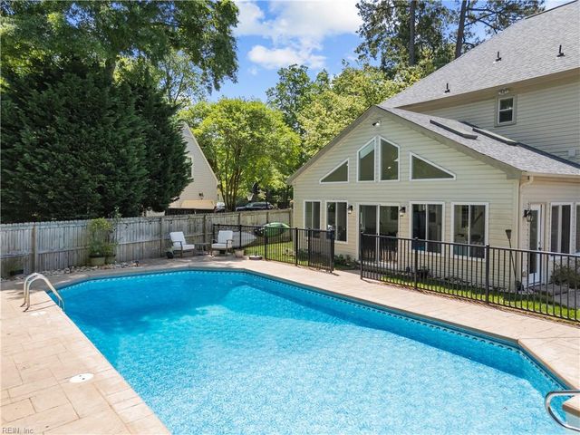 305 Allen Harris DR, Yorktown, VA 23692