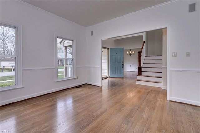 305 Allen Harris DR, Yorktown, VA 23692