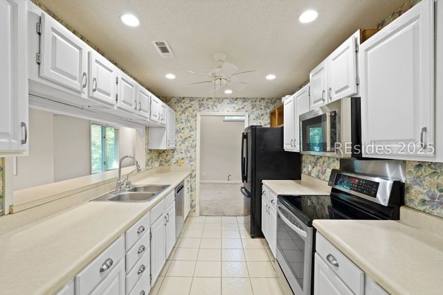 52 Cordillo Pkwy, Hilton Head Island, SC 29928