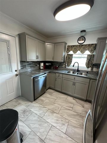 123 W DADE AVENUE, Bushnell, FL 33513