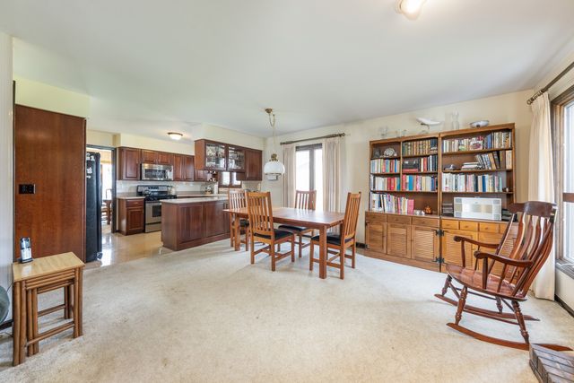 2021 Alschuler Drive, Aurora, IL 60506