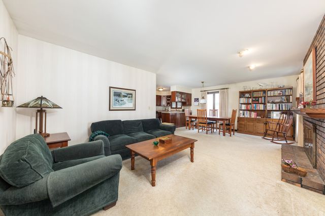 2021 Alschuler Drive, Aurora, IL 60506