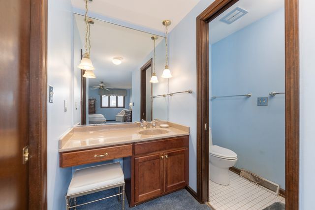 2021 Alschuler Drive, Aurora, IL 60506