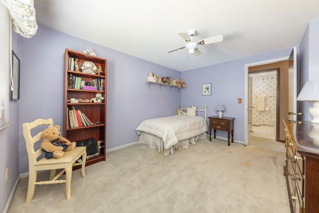 2021 Alschuler Drive, Aurora, IL 60506